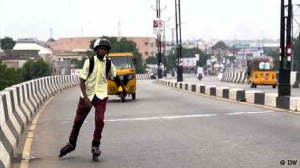 Skating to school to cut costs in Nigeria kostenlos streamen | dailyme