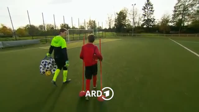 Wie hält ein Torwart sein Tor sauber?