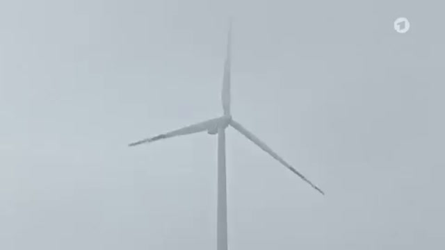 Helikopter Windkraftanlagen Reparatur auf hoher See