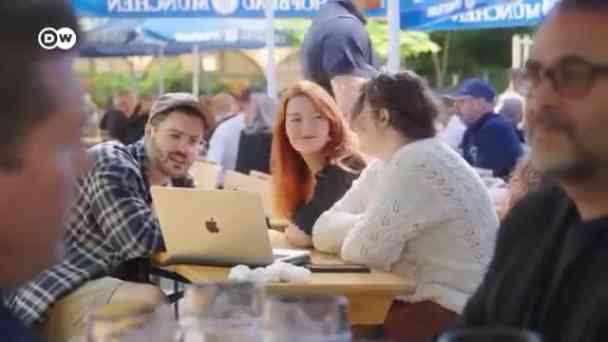Zu Besuch in einem bayerischen Biergarten kostenlos streamen | dailyme