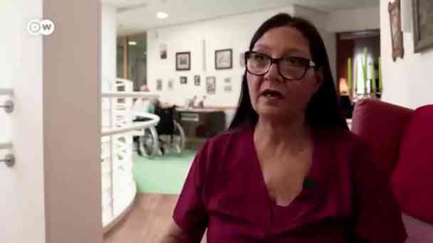 Zurück ins Leben: eine Kneipe für Demenzkranke kostenlos streamen | dailyme