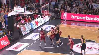 Play of the Game: Lowerys Up-and-Under (Bamberg - ALBA) kostenlos streamen | dailyme