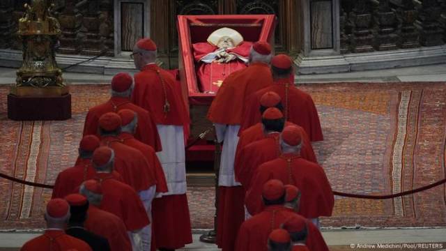 Nach Franziskus: Wohin steuert die katholische Kirche?