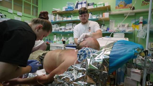 Ukrainische Front-Ärzte im Drohnenkrieg