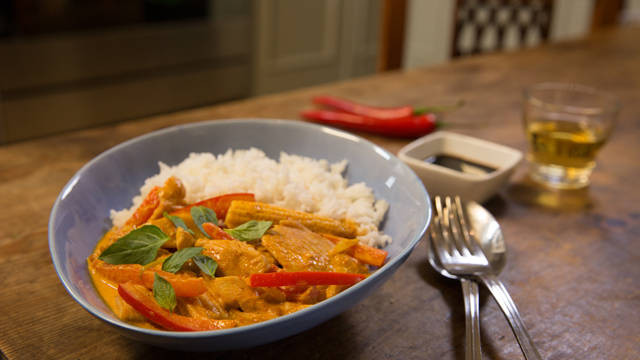 Schnelles Thai Curry mit Huhn
