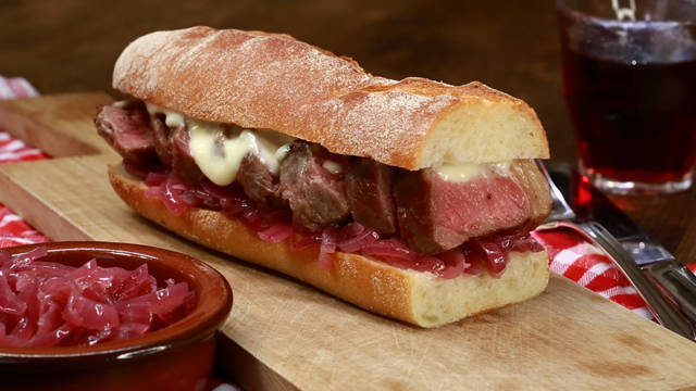 Steaksandwich mit Zwiebelmarmelade
