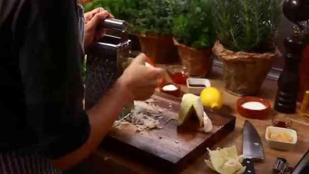 Asiatischer Krautsalat mit glasiertem Lachsfilet kostenlos streamen | dailyme