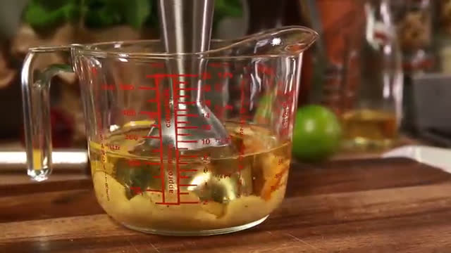 Lachsburger mit Sweet-Chili-Majonnaise