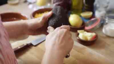 Avocado-Mango-Salat mit Hähnchen kostenlos streamen | dailyme