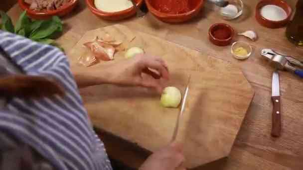 Nudeln in Thunfisch-Tomaten-Kaese Sauce kostenlos streamen | dailyme