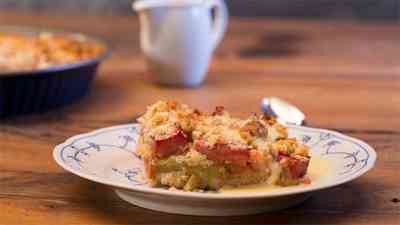 Rhabarber-Crumble kostenlos streamen | dailyme