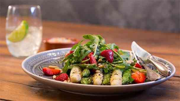 Spargel Erdbeer Salat kostenlos streamen | dailyme