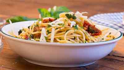 Spaghetti mit Getrockneten Tomaten kostenlos streamen | dailyme