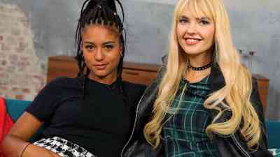 Fashion meets Music.. die Looks aus den Charts mit Lary kostenlos streamen | dailyme