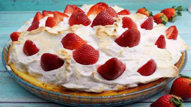 Martina Hohenlohe - Cheesecake mit Erdbeeren und Baiser kostenlos streamen | dailyme
