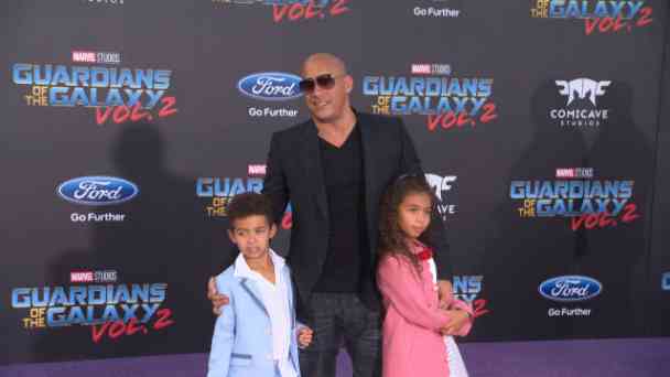 Vin Diesel deja que sus hijas influyan en sus películas.(vrouwelijk) kostenlos streamen | dailyme
