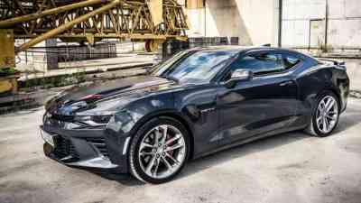 Ein Chevy feiert Geburtstag: Der Camaro 50th Anniversary Edition kostenlos streamen | dailyme