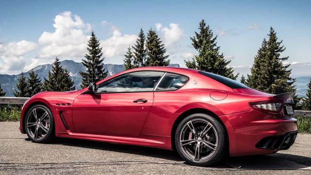 Die Kirsche auf der Dreizack-Torte: Der Maserati Granturismo MC Stradale