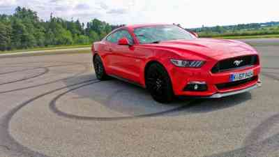 Das Pony mit dem auch Männer spielen: Der Ford Mustang GT kostenlos streamen | dailyme