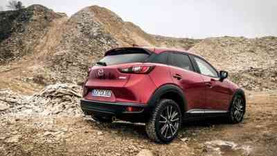 Im Mini-SUV durchs Gelande: Der Mazda CX-3 kostenlos streamen | dailyme