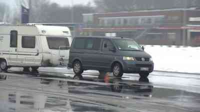 Caravan Tutorial Teil 4: Spurwechsel mit Trailer kostenlos streamen | dailyme
