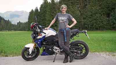 BMW F 900 R | Mittelklasse-Naked-Bike ab 9.000 Euro kostenlos streamen | dailyme