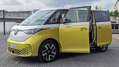 VW ID. Buzz | Wie viel Bulli-Spirit steckt im vollelektrischen VW Bus? kostenlos streamen | dailyme
