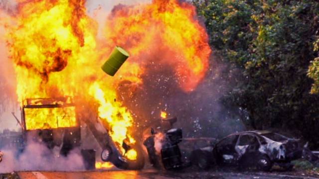 Stunt Heroes - s3 | e1 - Jump 'n' Crash