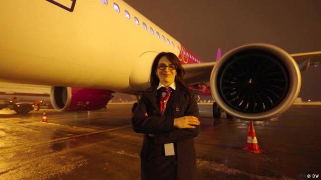 Abgehoben: Wie sieht der Berufsalltag einer Pilotin aus?