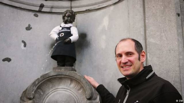 Der Ankleider vom berühmten Manneken Pis