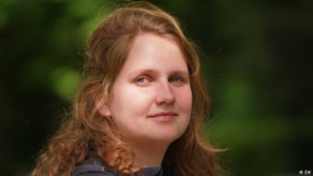 Josephine Pel, eine junge Protestantin in den Niederlanden