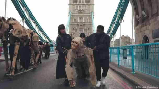 Wilde Tiere auf der Flucht? Die Kunstaktion „The Herds“ kostenlos streamen | dailyme
