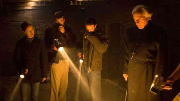 Behind the Wall - Der Geisterturm kostenlos streamen | dailyme